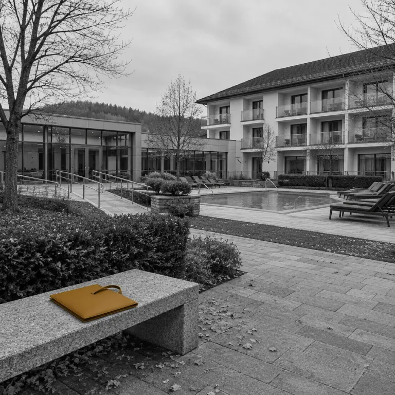 The Q4 longevity retreat: booking a pre-holiday diagnostic stay while clinics are quiet